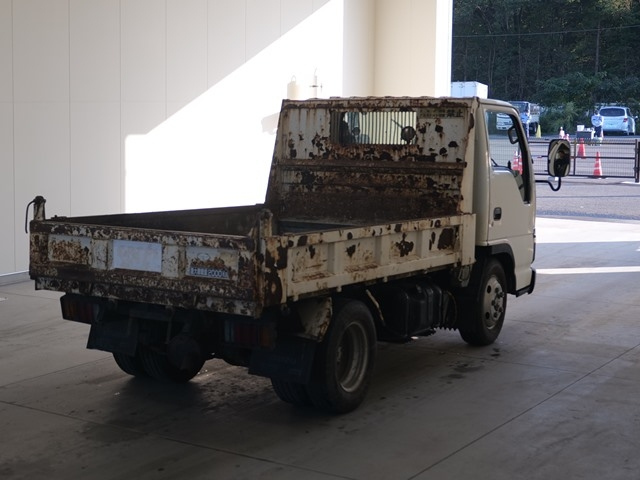 Isuzu ELF Dump 2005